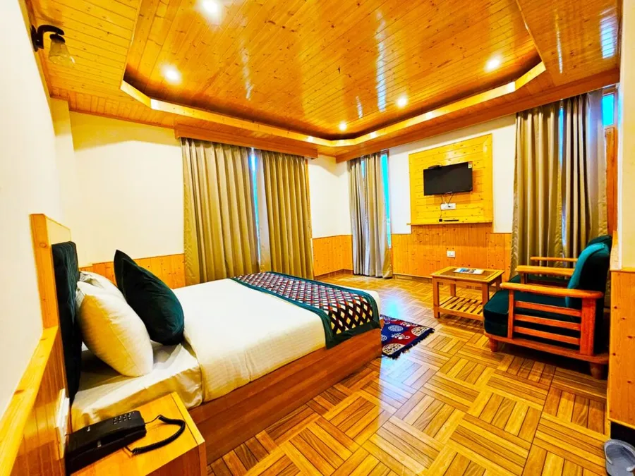 Family suite with valley & Hamta Pass view & Balcony