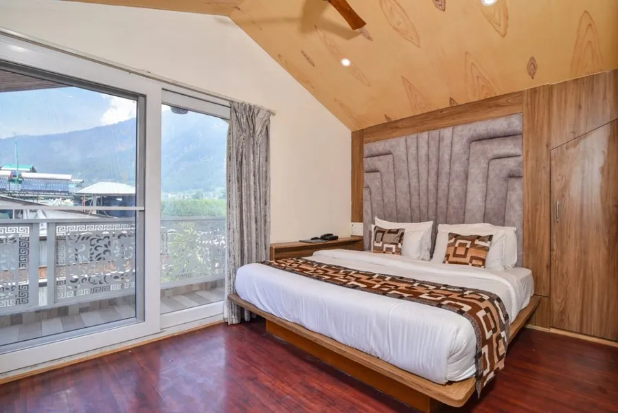 Luxury Room With Balcony