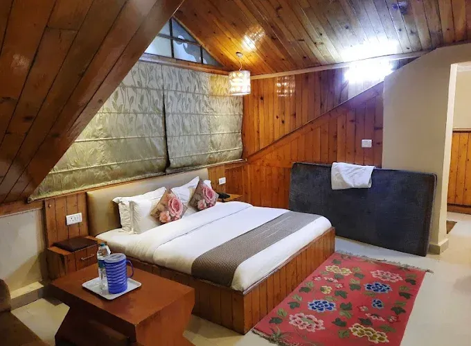 Attic Room with Sit Out
