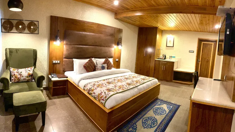 Superior Room with Sit Out