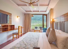 Deluxe Rooms (With Balcony)