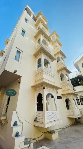 Jaiwana Haveli - Lake Facing Hotel — photo 1