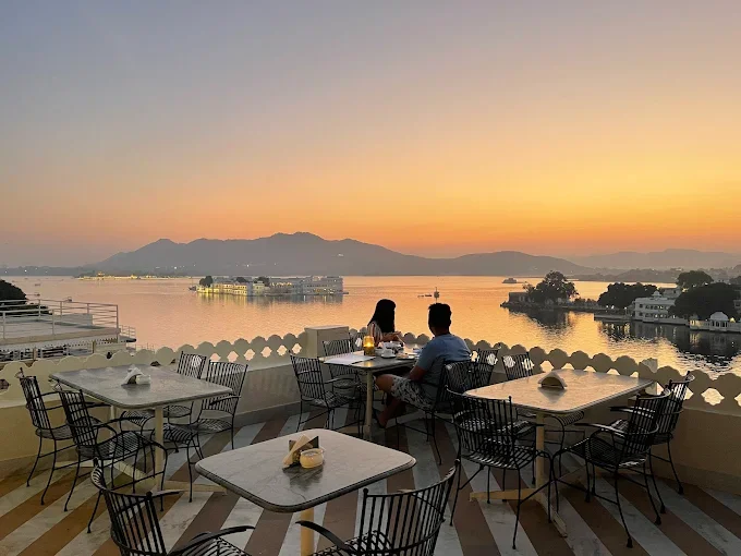 Jaiwana Haveli - Lake Facing Hotel — photo 2