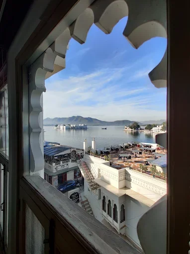 Jaiwana Haveli - Lake Facing Hotel — photo 4