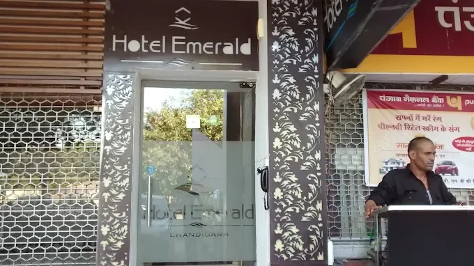 Hotel Emerald Chandigarh — photo 2