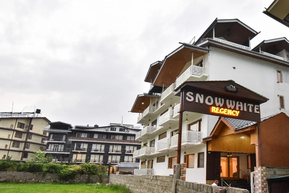 Hotel Snow White Regency,Manali — photo 2