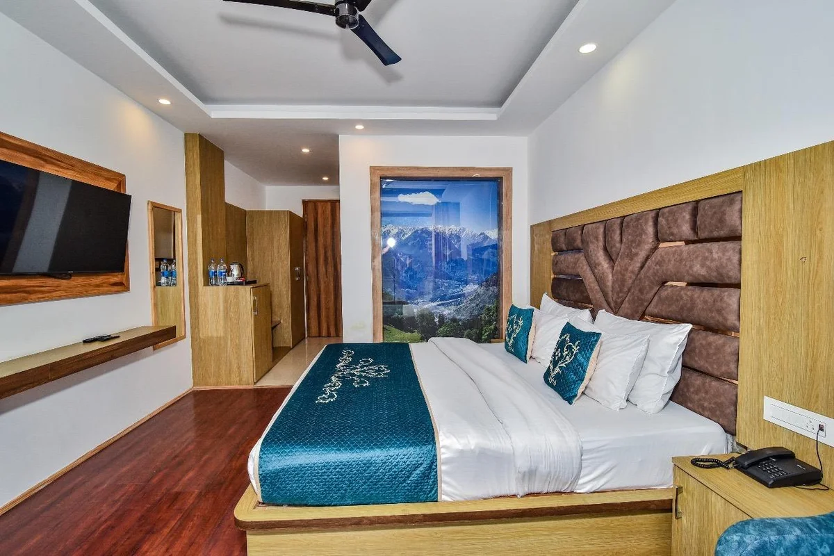 Hotel Snow White Regency,Manali — photo 9