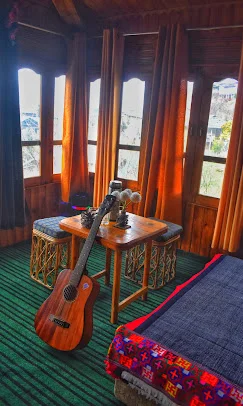 Rustic wood house - A village home stay in Jibhi Valley — photo 6