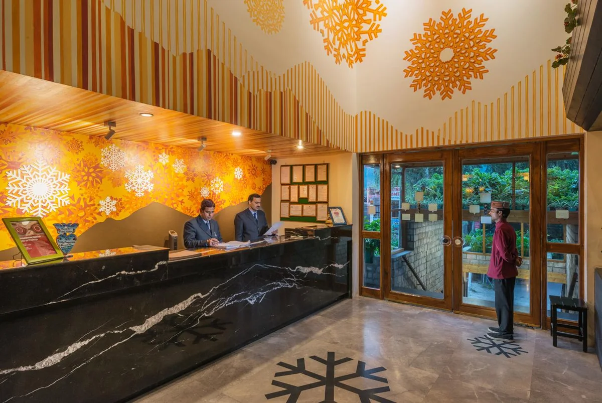 Hotel Snowflake Sarahan — photo 4