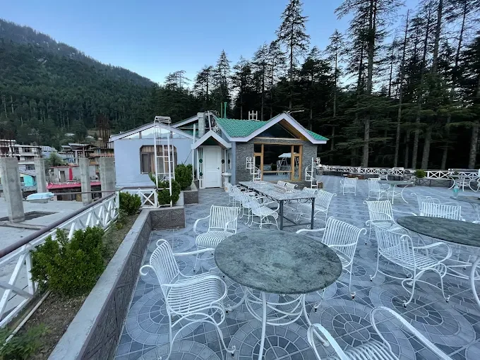 Mountain Top Hotel — photo 2