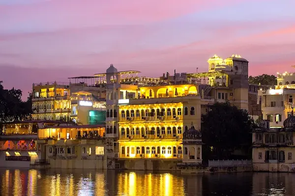 Hotel Sarovar on Pichola